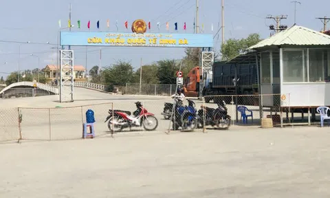 Chủ tịch Đồng Tháp 2 lần họp khẩn trong ngày để chỉ đạo phòng dịch Covid-19