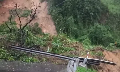 Đắk Lắk: Sạt lở gây ách tắc giao thông trên QL26