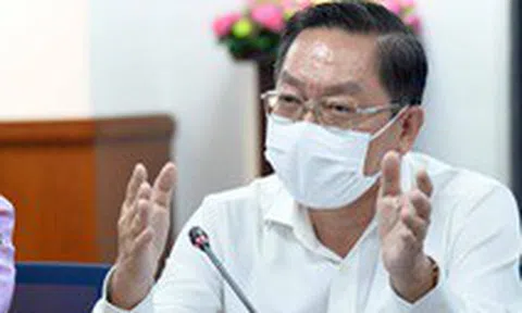 Cơ quan chức năng TP.HCM nói gì về vụ nam tiếp viên lây bệnh cho 3 người?