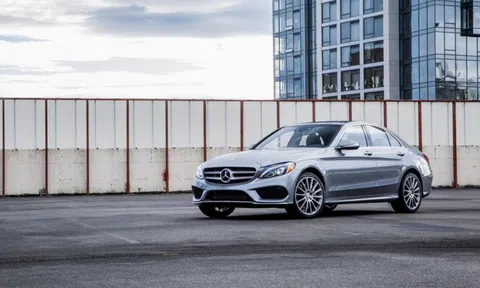 Triệu hồi hơn 3.000 xe hạng sang Mercedes do lỗi túi khí