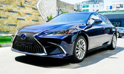 Lexus ES thế hệ mới về Việt Nam, giá từ 2,5 tỷ đồng