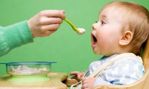 Thu hồi bột ngũ cốc nhập khẩu dành cho trẻ ăn dặm vì có chứa nhựa