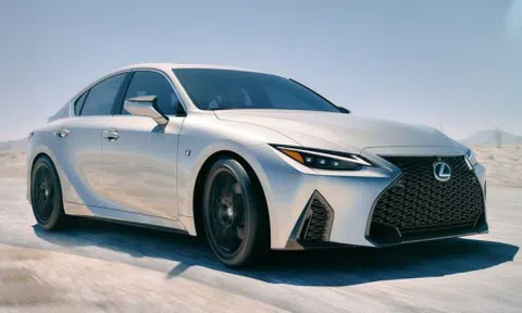 Lexus IS hoàn toàn mới rục rịch về Việt Nam, dự kiến giá bản tiêu chuẩn từ 1,9 tỷ đồng