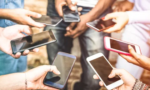 'Nghiện' smartphone trong mùa dịch