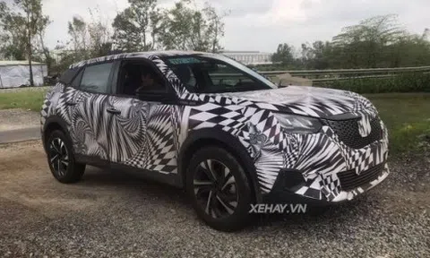 Peugeot 2008 tiếp tục "lộ hàng": Sẵn sàng ra mắt để đấu Toyota Corolla Cross