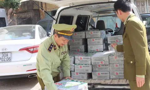 Bắt giữ hàng nghìn túi chân gà và bia lon Liquan nhập lậu sắp bán ra thị trường