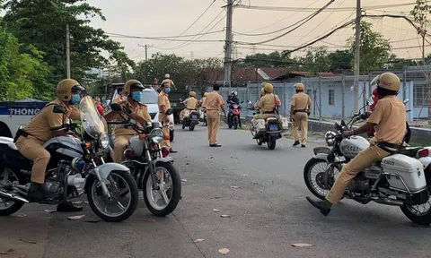 Cảnh sát vây ráp đoàn đua 100 xe ở TP.HCM