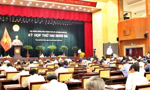 Kỳ họp HĐND TP.HCM: Tuân thủ đeo khẩu trang và giữ khoảng cách