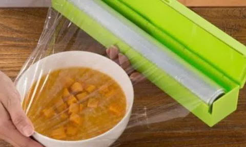 Bạn đã biết cách chọn màng bọc thực phẩm an toàn?