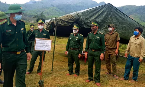 Túc trực 24/24 chống dịch Covid-19 giữa đêm sương miền biên viễn