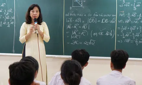 Hồ sơ hưởng phụ cấp thâm niên cho nhà giáo đã nghỉ hưu chưa được hưởng gồm những gì?