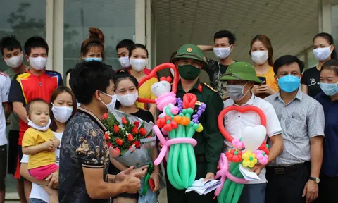 Xúc động lễ bàn giao gần 1000 công dân hoàn thành cách ly đợt 1 tại Hà Tĩnh