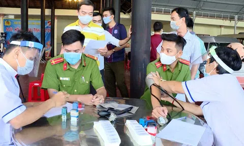 Công an Vĩnh Long hiến hơn 500 đơn vị máu cứu người giữa mùa dịch Covid-19