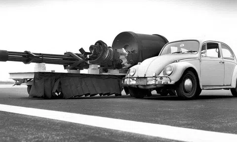 Cận cảnh khẩu súng máy đa nòng uy lực nhất thế giới