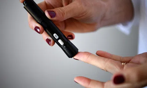 Người dân Anh sắp có thể tiến hành xét nghiệm kháng thể virus SARS-CoV-2 tại nhà