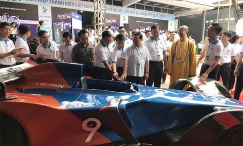 Siêu xe chạy bằng điện đầu tiên do các bạn trẻ người Việt thiết kế