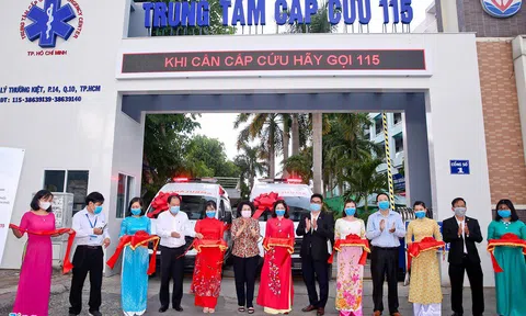 Trung tâm Cấp cứu 115 TP.HCM tiếp nhận 2 xe cấp cứu trị giá 5 tỷ đồng