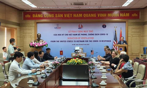Hoa Kỳ trao tặng Việt Nam 100 máy thở hỗ trợ phòng, chống đại dịch Covid-19
